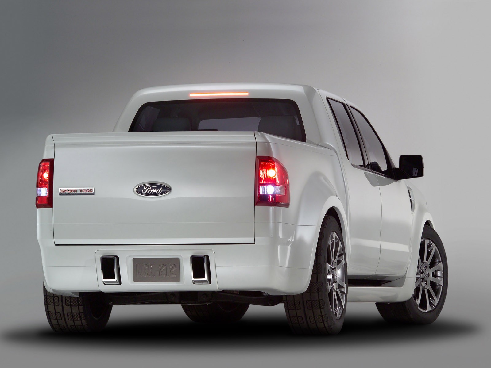 Ford Wallpapers Download Free 2007 Ford Explorer Sport Trac Adrenaline 7 Wallpapers Photos Pictures And Backgrounds