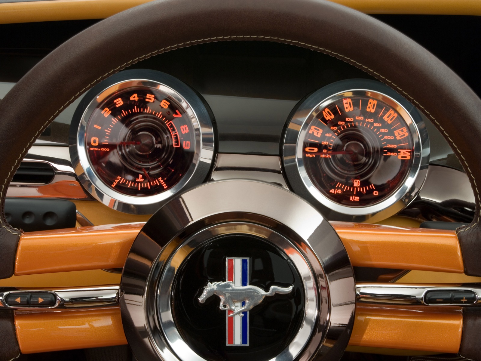 Ford%20Mustang%20Giugiaro%20Concept%2016.jpg